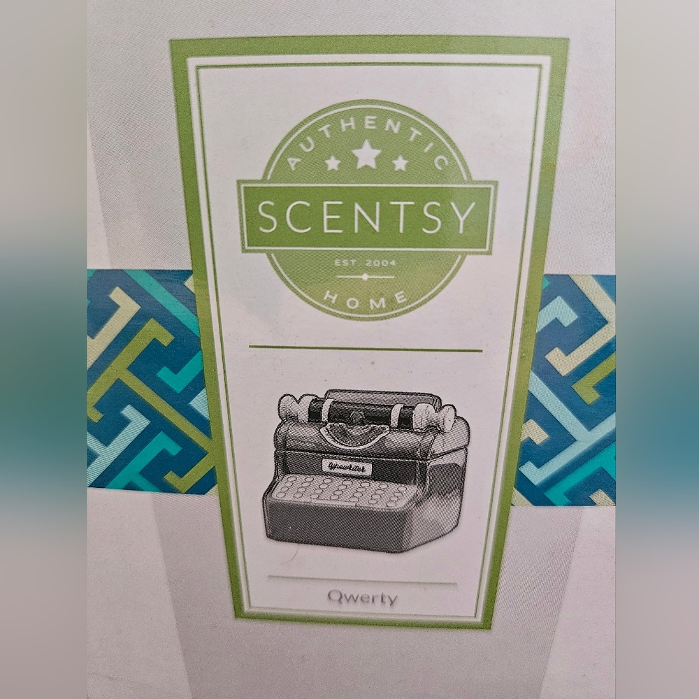 New In Box Scentsy Typewriter Warmer